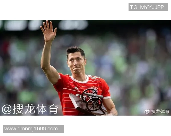 莱万回归旧主战拜仁球迷怒斥其忘恩负义情绪高涨