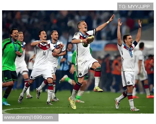 熊本深与冈山绿雉的激烈对决展现足球魅力与团队精神